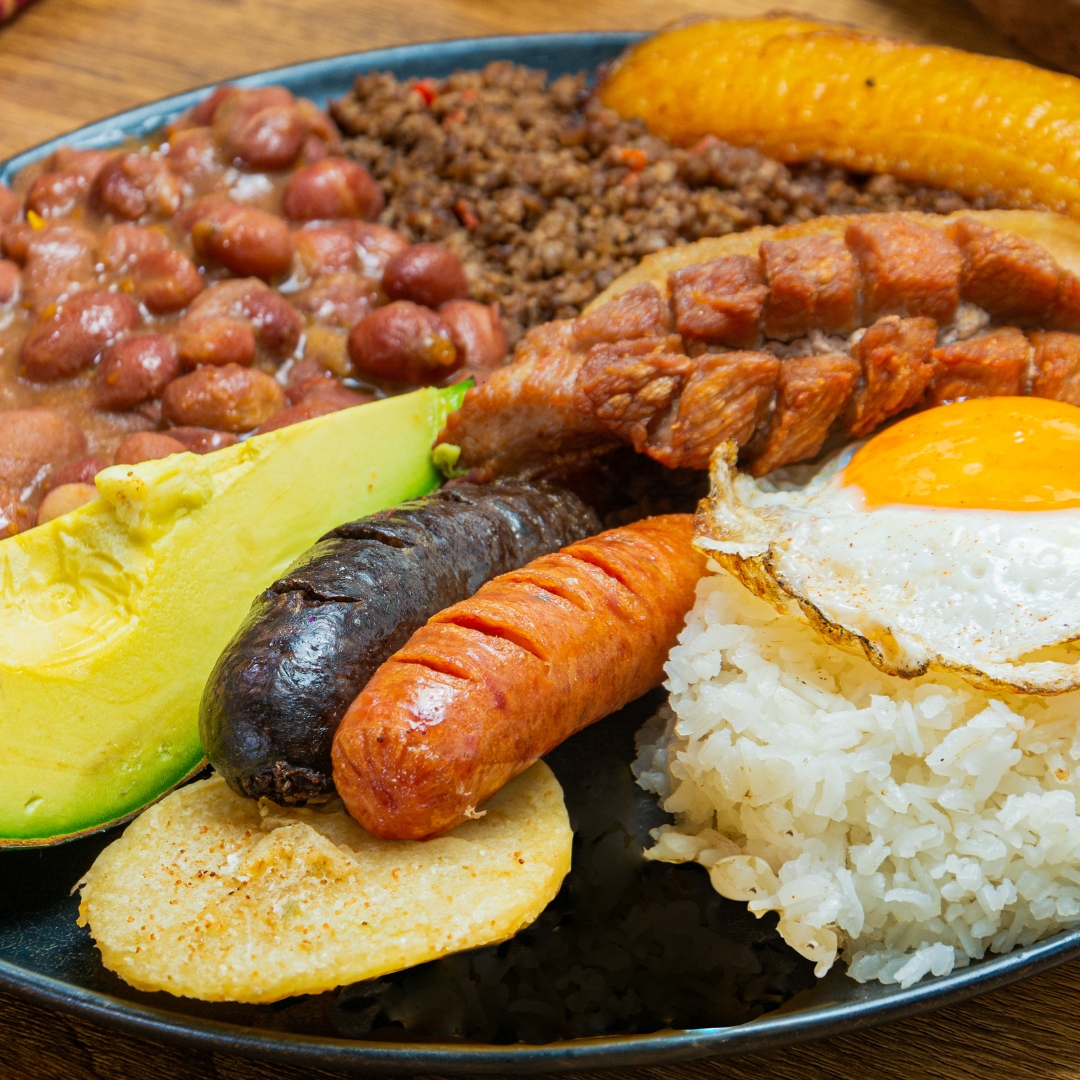 BANDEJA PAISA. COMPLETA